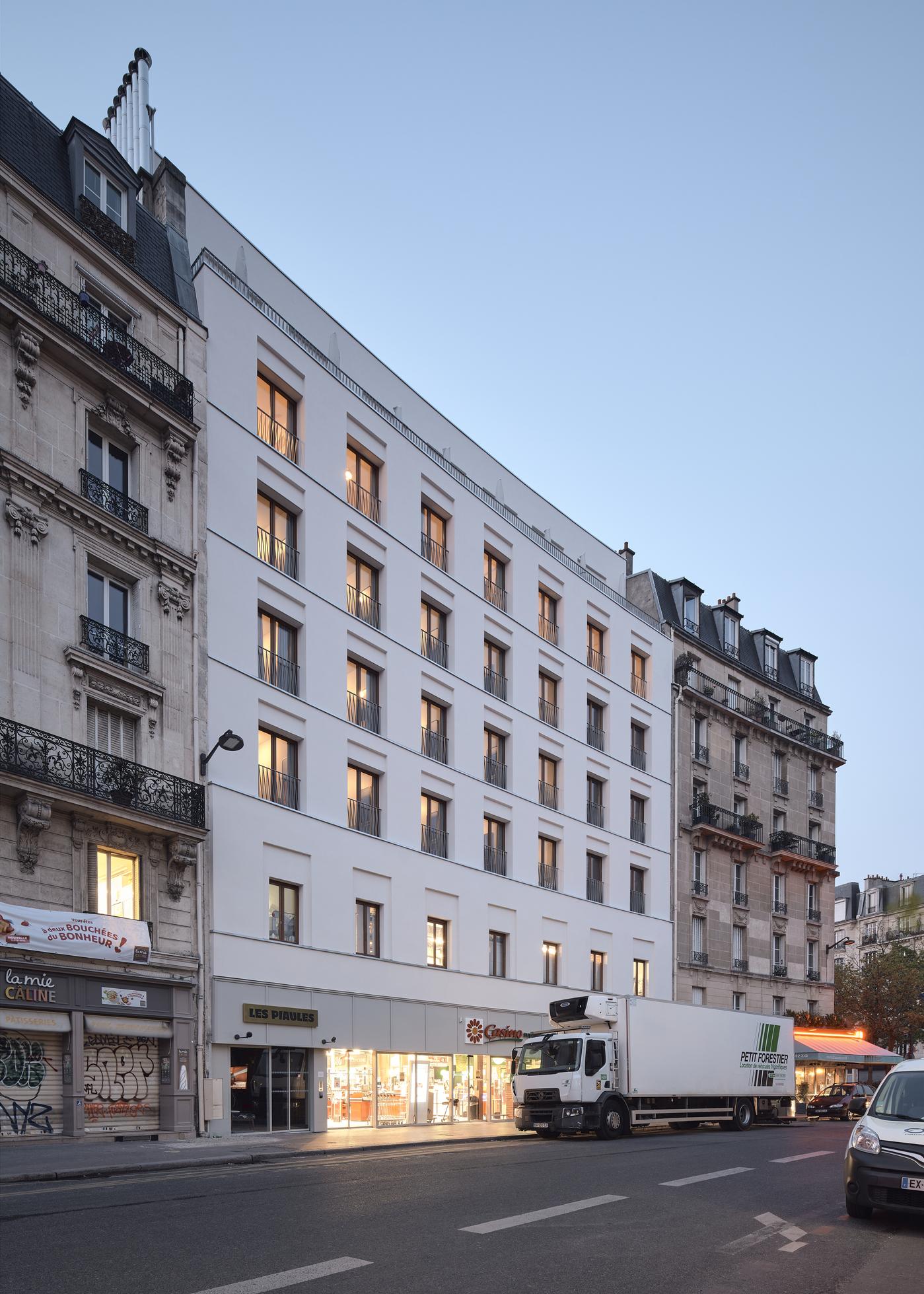 SURELEVATION - AUBERGE DE JEUNESSE "LES PIAULES"