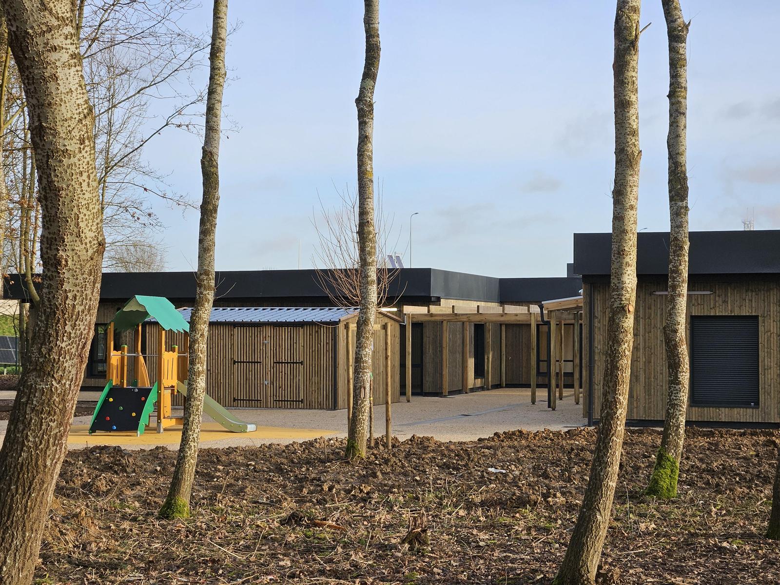 Centre de loisirs pour ADP mode constructif hors-site 2D mixte bois/métal