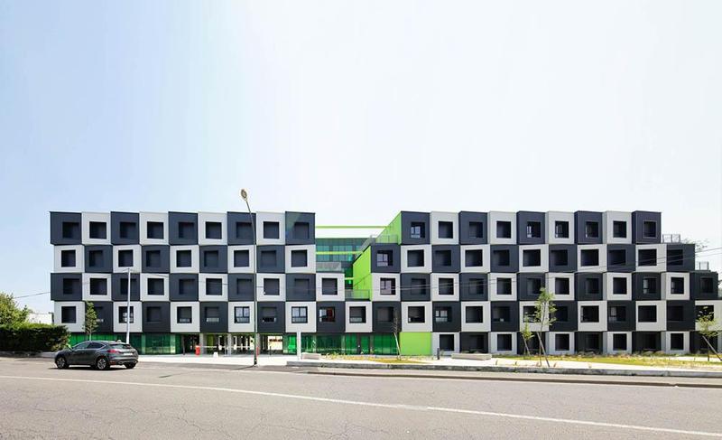 MODULAR CHECKERBOARD